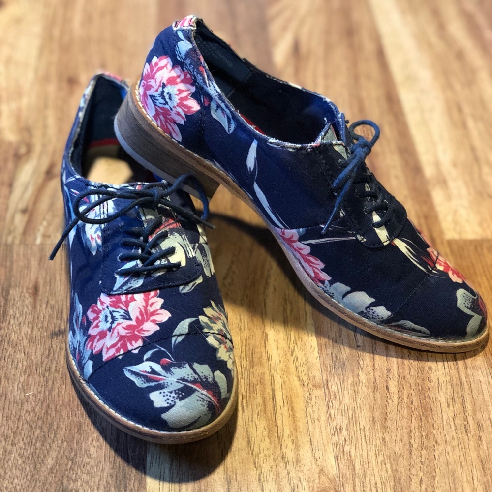 GAP Floral Print Oxford Shoes